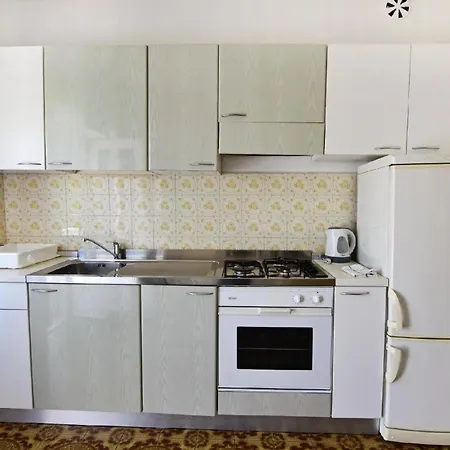 Apartment Geraeumige In Punta In Strandnaehe Umag